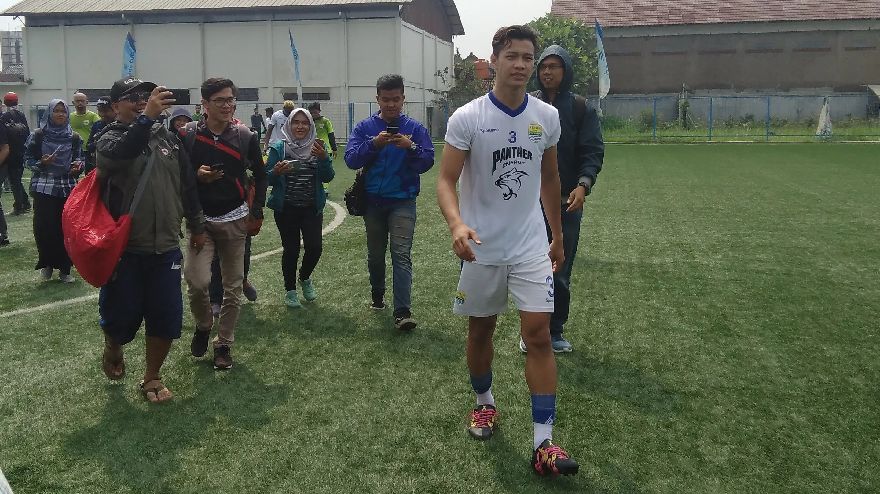 Mochamad Al Amin Syukur Fisabillah yang berposisi bek, mengikuti trial bersama Persib Bandung. (Bola.com / Muhammad Ginanjar)