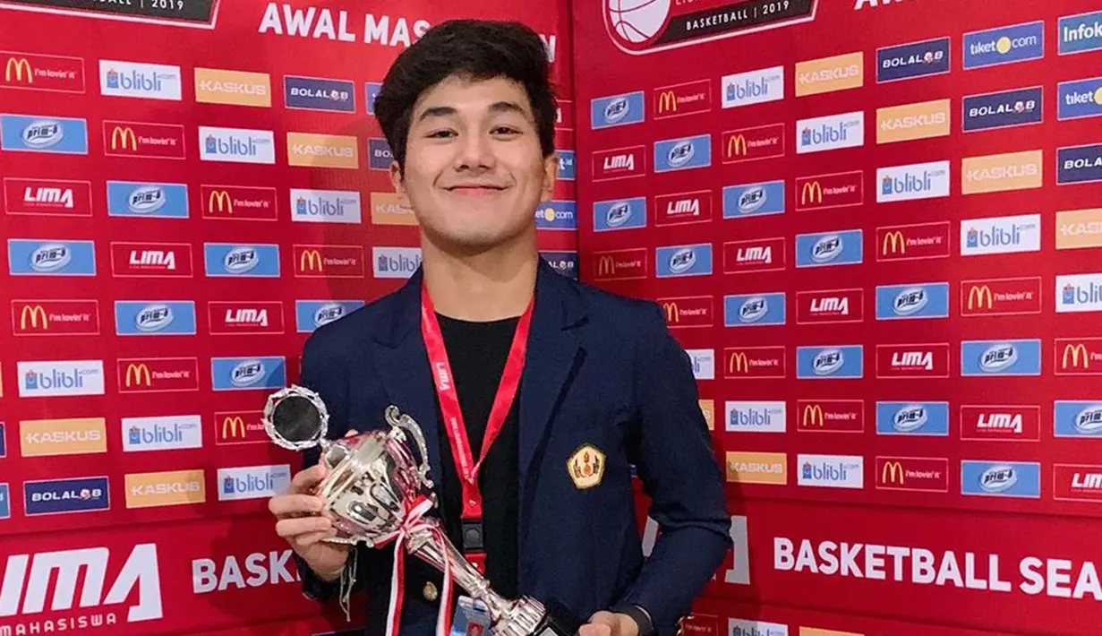 Kerap muncul di unggahan Instagram Abel, netizen terpukau dengan ketampanan Aip. (Liputan6.com/IG/@ivo_bahar)