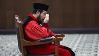 Usai Prosesi Wisuda Purnabakti, Mantan Ketua Mahkamah Konstitusi Anwar Usman Pingsan
