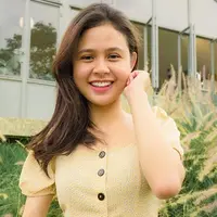 Memiliki paras yang cantik, penampilan artis kelahiran Makassar ini pun sering mencuri perhatian. Bahkan, meski tampil hanya dengan makeup tipis, gadis yang akrab disapa Mai ini menuai banyak pujian. (liputan6.com/IG/maiiizura)