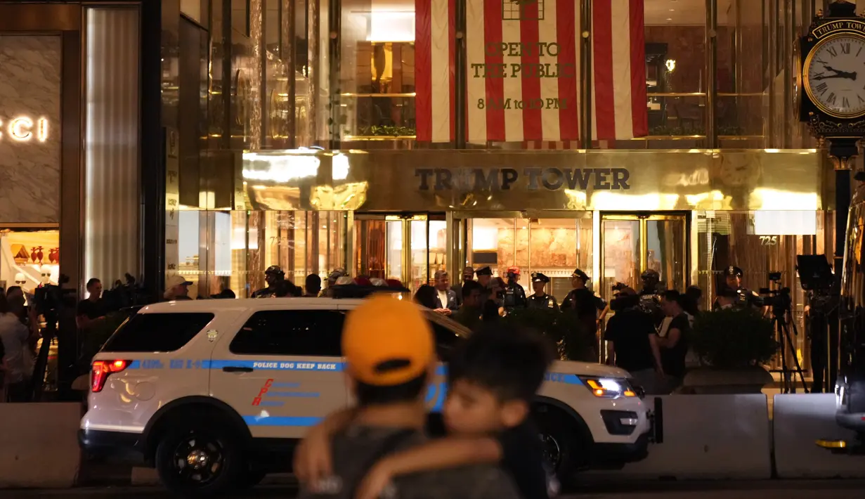 Trump Tower di Manhattan sebenarnya sudah jarang ditinggali Trump. (AP Photo/Pamela Smith)