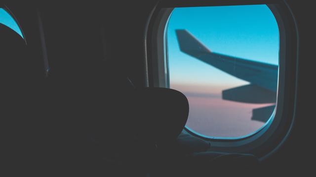 Pesawat/unsplash erik