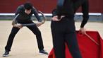 Seorang murid yang sedang melakukan latihan di arena adu banteng Las Ventas. Matador adalah sebuah pertunjukan pertarungan antara manusia melawan banteng yang dikemas sedemikian rupa. (Foto: AFP/Gabriel Bouys)