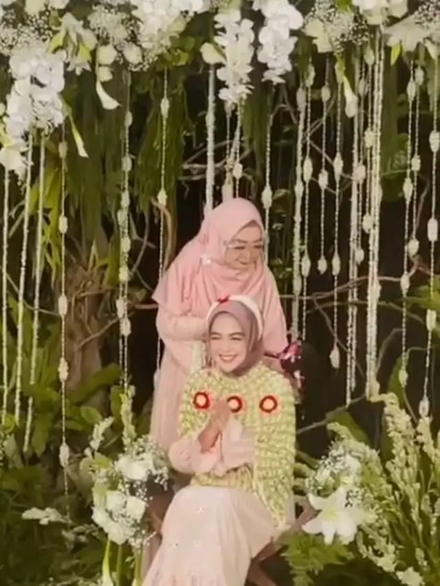 7 Momen Siraman Ria Ricis Jelang Pernikahan, Penuh Kebahagiaan