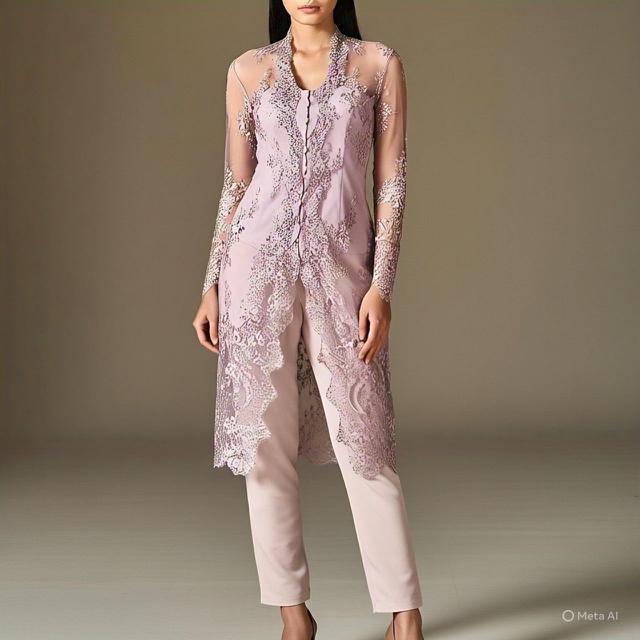 Kebaya Floral dengan Motif Bordir