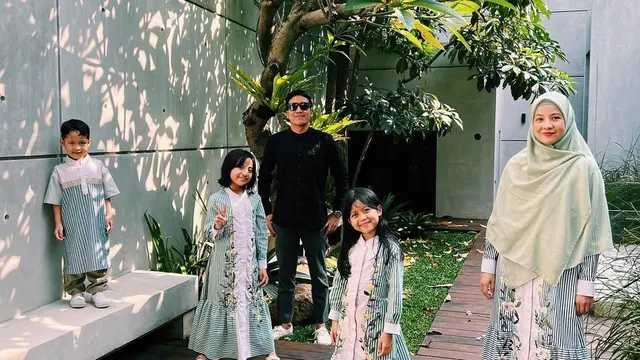 6 Potret Perjalanan Cinta Desta dan Natasha Rizky, Beda Usia 16 Tahun