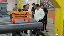 Kantor berita pemerintah Korea Utara, KCNA, pada Senin (14/8/2023), melaporkan bahwa Kim Jong-un membuat perintah selama tur inspeksi ke pabrik-pabrik amunisi utama. (STR/KCNA VIA KNS/AFP)