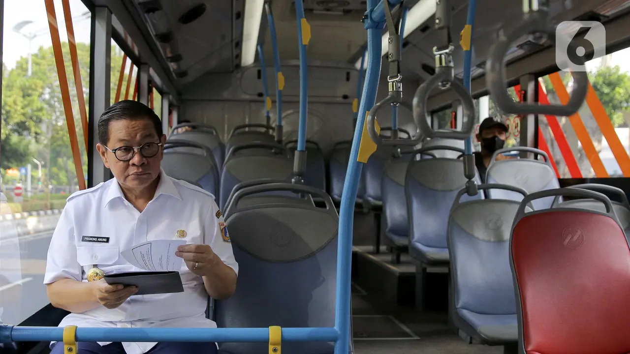 Rabu Pertama Kebijakan ASN Jakarta Gunakan Transportasi Umum, Pramono Anung Beri Contoh