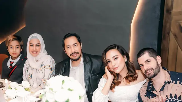 6 Momen Ulang Tahun Salmafina ke-21, Makan Malam Bareng Keluarga dan Pacar