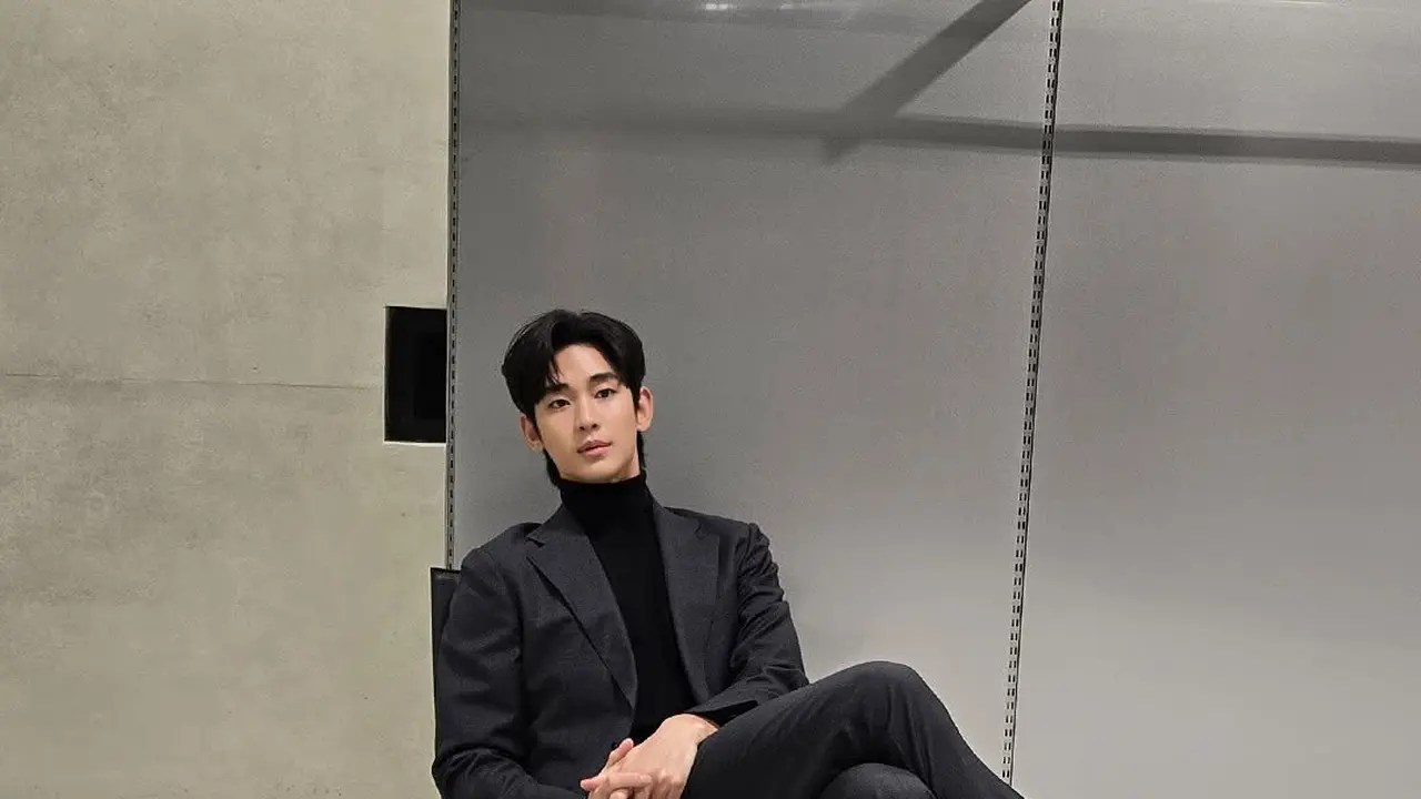 Netizen Korea Ancam Boikot Produk yang Kerja Sama dengan Kim Soo Hyun (credit: instagram/soohyun_k216)