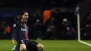Pemain PSG, Edinson Cavani merayakan golnya ke gawang Chlesea pada leg pertama babak 16 besar Liga Champions di Stadion  Parc des Princes, Paris. (AFP / Franck Fife)