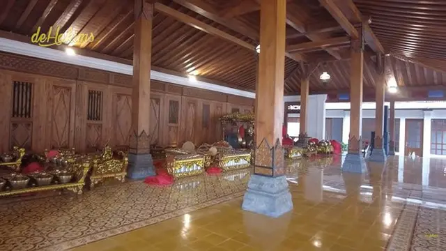 Pendopo rumah Soimah (YouTube/deHakims)