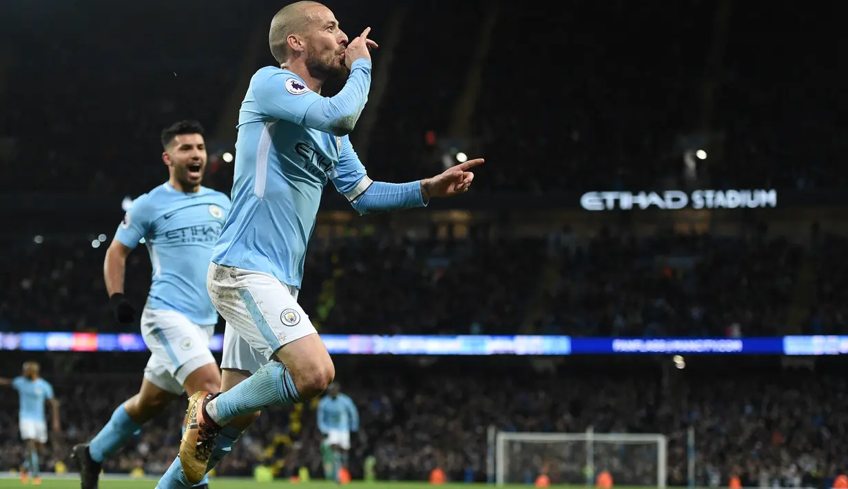 Pemain Manchester City, David Silva mencatatkan namanya dalam daftar pemberi assist terbanyak di Premier League dengan koleksi delapan assist hingga pekan ke-16. (AFP/Oli Scarff)